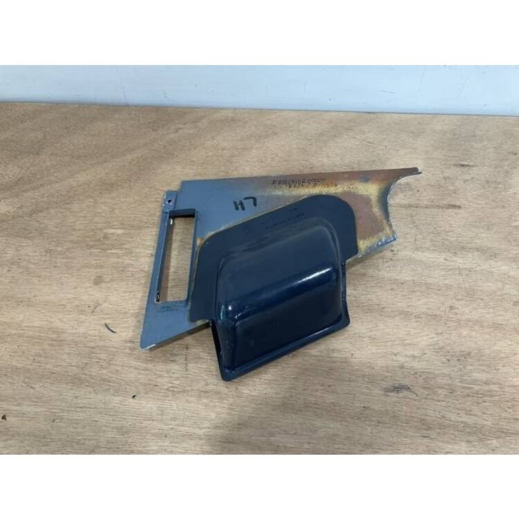 PANEL ASSY GRIP LH P/N: D2511310200000 S/N: SI007047