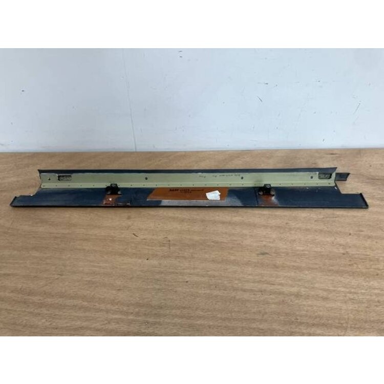 PANEL ASSY LATLH P/N: D2511232900000 S/N: SI028060