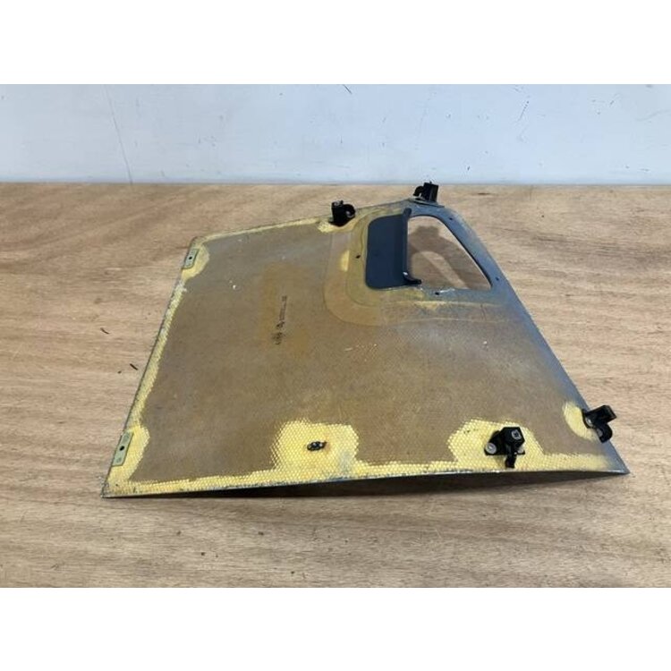 PANEL ASSY RH FOAM GRIP PANEL P/N: D2511231600100 S/N: SI014046