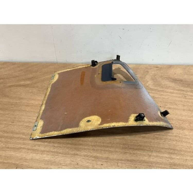 PANEL ASSY RH FOAM GRIP PANEL P/N: D2511231600100 S/N: SI014047