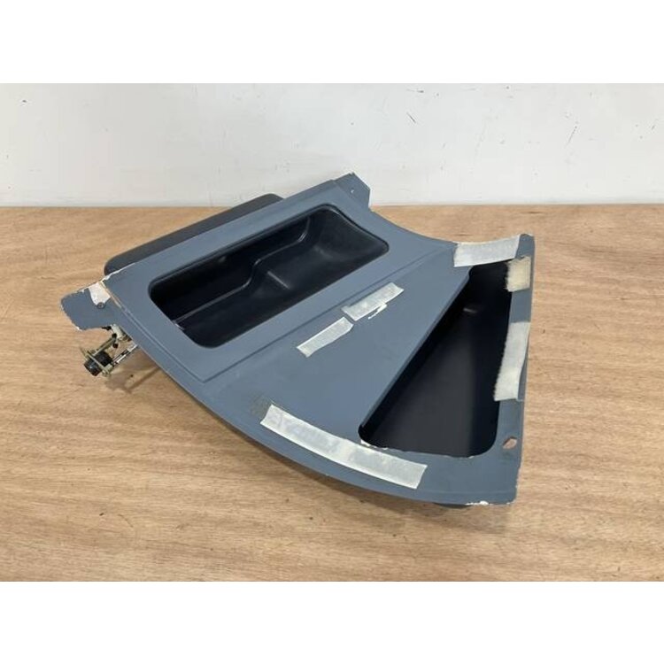 PANEL ASSY RH ESCAPE ROPE PANEL P/N: D2511229700100 S/N: SI011039