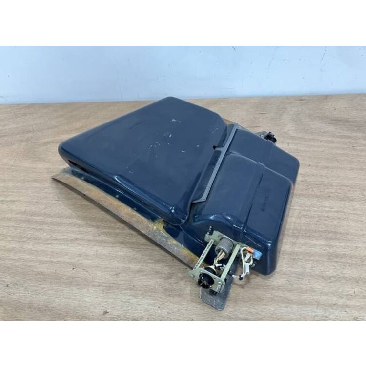 PANEL ASSY RH ESCAPE ROPE PANEL P/N: D2511229700100 S/N: SI011039