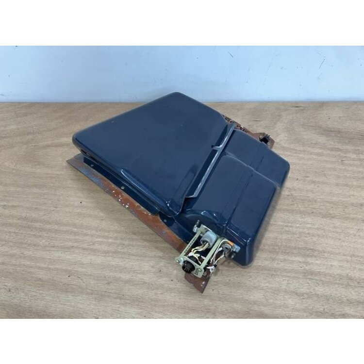 PANEL ASSY RH ESCAPE ROPE PANEL P/N: D2511229700100 S/N: SI011040