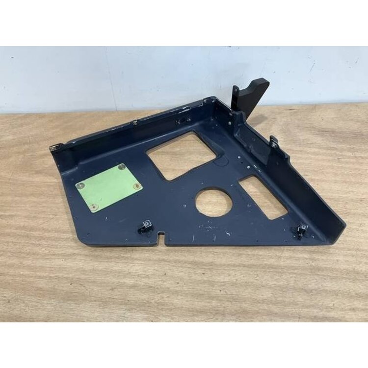 PLATE ASSY RH 18VU P/N: D2511156600300 S/N: SI049046