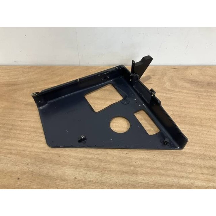 PLATE ASSY RH 18VU P/N: D2511156600300 S/N: SI049048