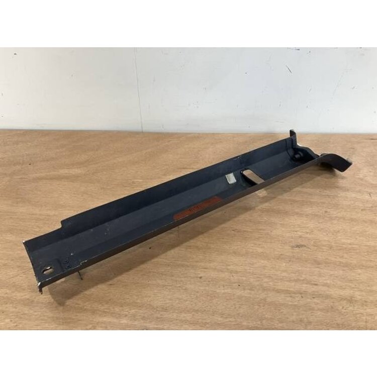 POST ASSY CENTER P/N: D2511229100000 S/N: SI058043