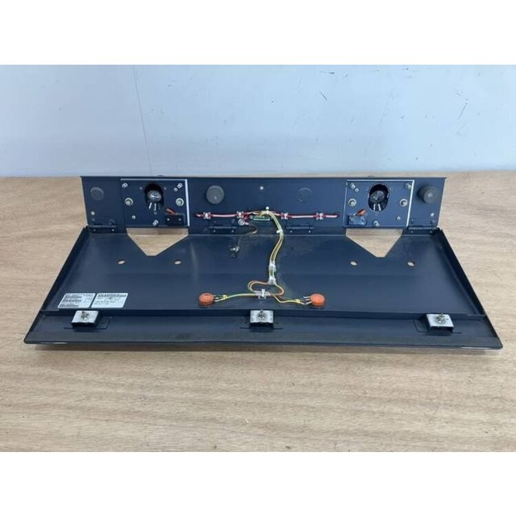 FLOOD LIGHT UNIT CENTER P/N: 2LA005542-50 S/N: 371733
