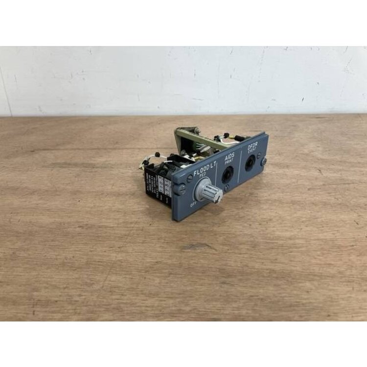 112VU LIGHT AIDS PANEL P/N: D9251504700000 S/N: PB10952