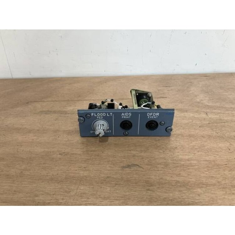 112VU LIGHT AIDS PANEL P/N: D9251504700000 S/N: PB10952