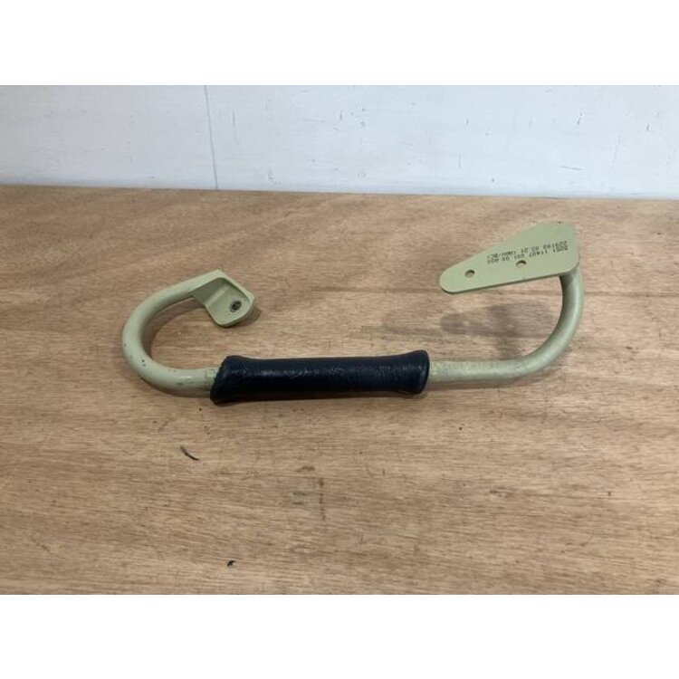 GRIP FOAM RH P/N: D2511140700100 S/N: SI067060
