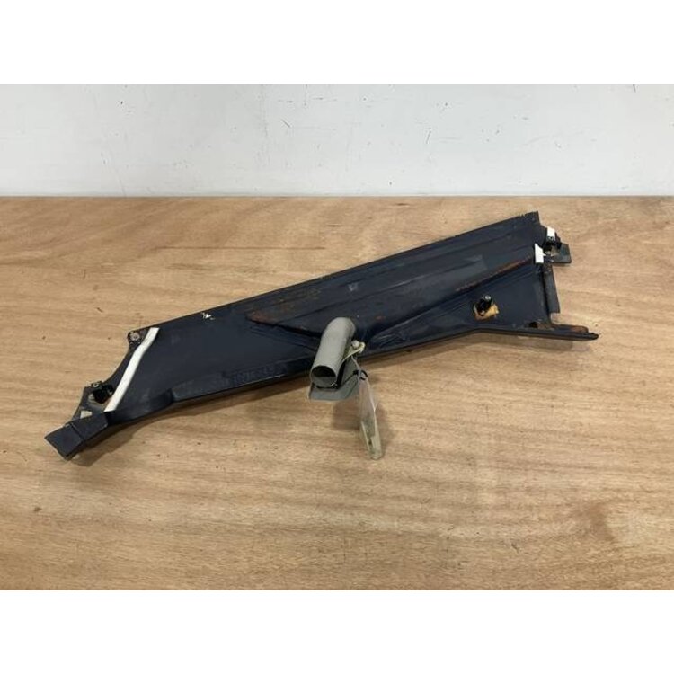 FOAM STRIP ASSY FRT LH P/N: D2511228300000 S/N: SI009051