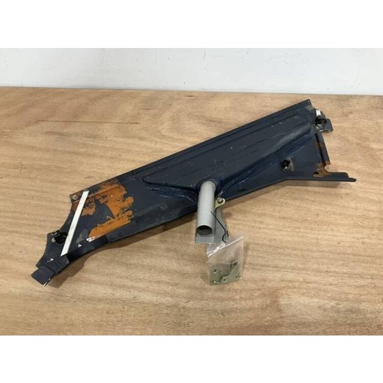 FOAM STRIP ASSY FRT LH P/N: D2511228300000 S/N: SI009052