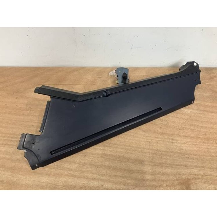 FOAM STRIP ASSY FRT RH P/N: D2511227600000 S/N: SI018046