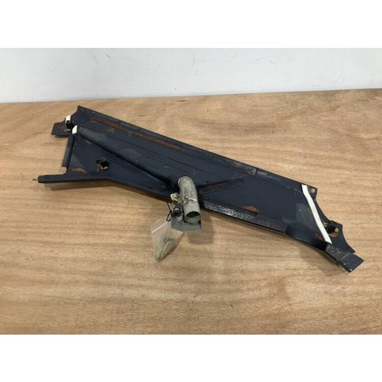 FOAM STRIP ASSY FRT RH P/N: D2511227600000 S/N: SI018046