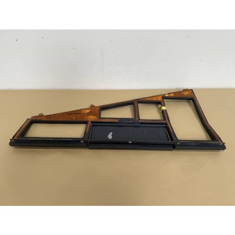 INSERT ASSY 700VU P/N: D2511308400000 S/N: SI048055