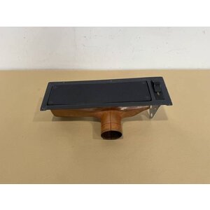 OUTLET ASSY LH P/N: D2121208600000 S/N: SI025059