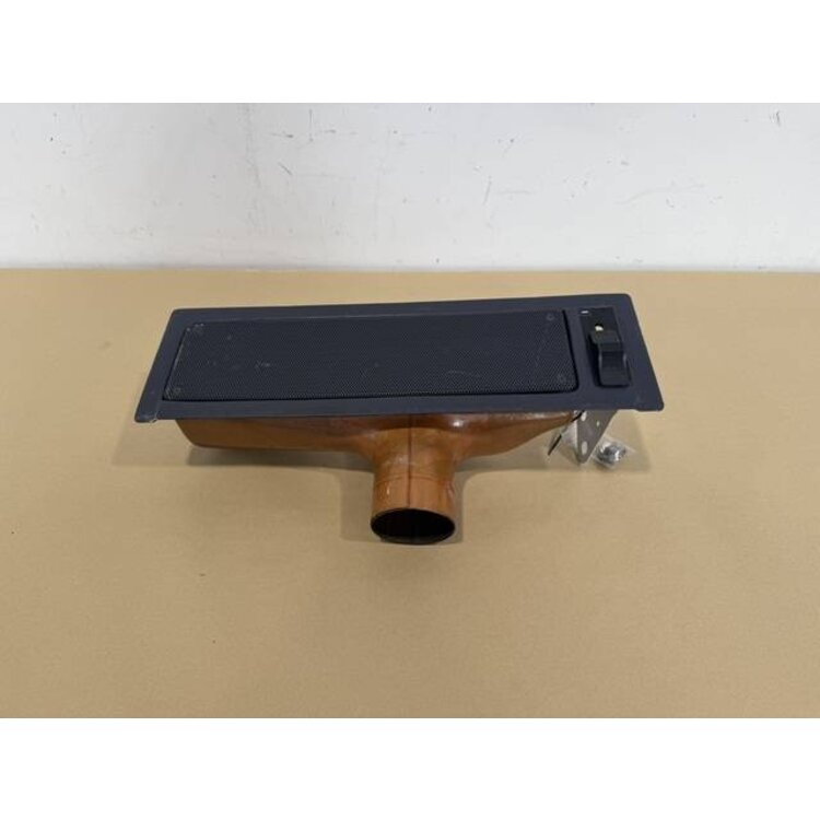 OUTLET ASSY LH P/N: D2121208600000 S/N: SI025060