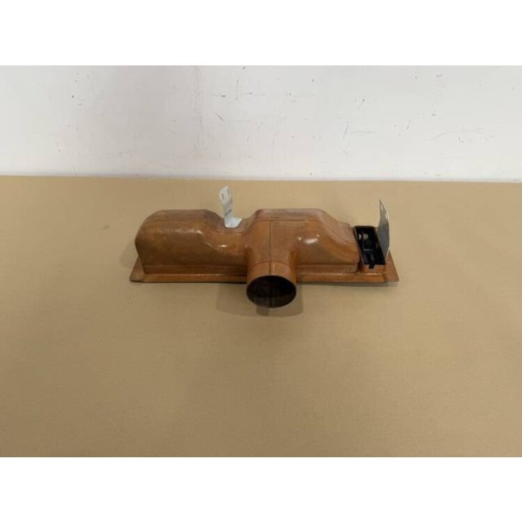 OUTLET ASSY RH P/N: D2121208600100 S/N: SI042061