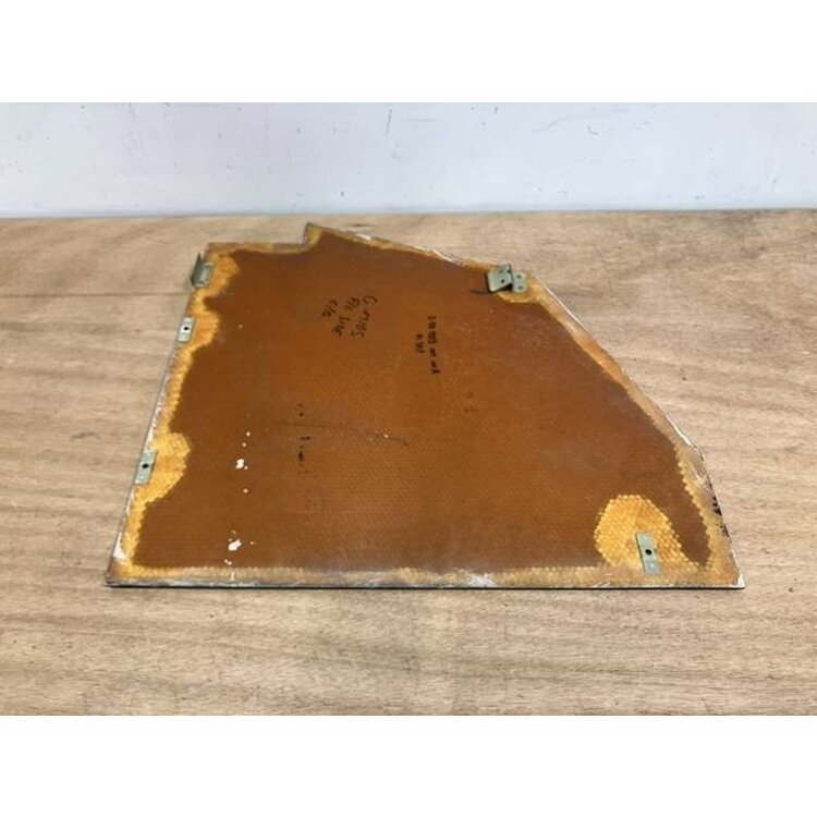 PANEL ASSY FWD RUD RH FO P/N: D2511222300100 S/N: SI039065