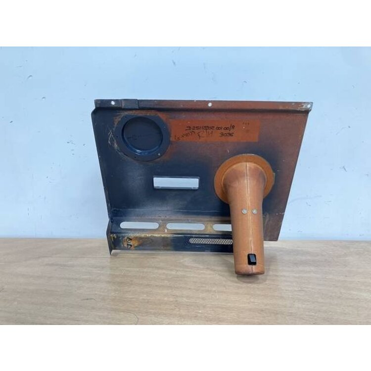 PANEL ASSY FRT LAT RH P/N: D2511374200100 S/N: SI038045