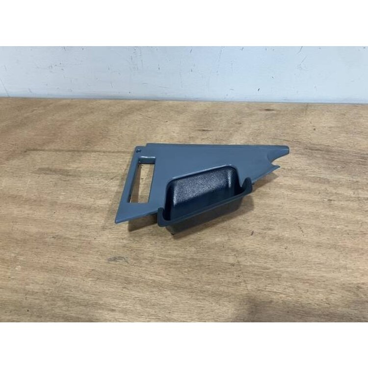 PANEL ASSY GRIP RH P/N: D2511310200100 S/N: SI016049