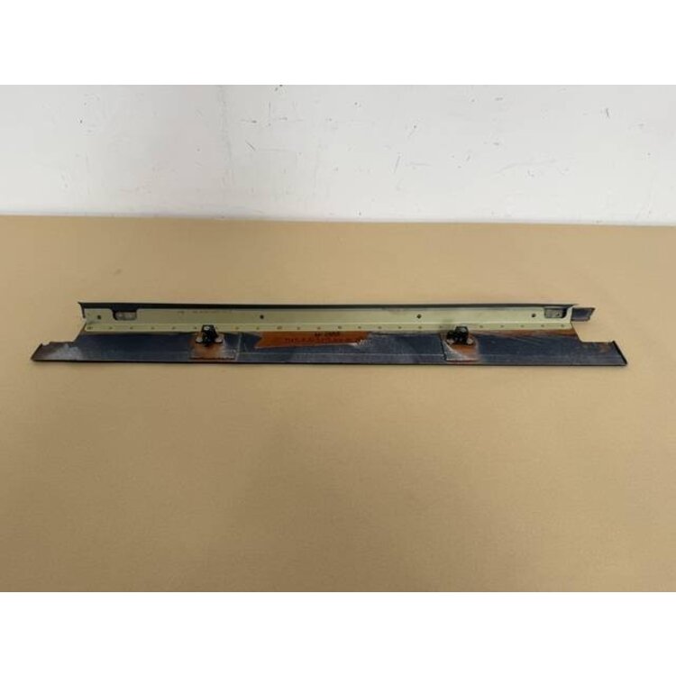 PANEL ASSY LATLH P/N: D2511232900000 S/N: SI028061