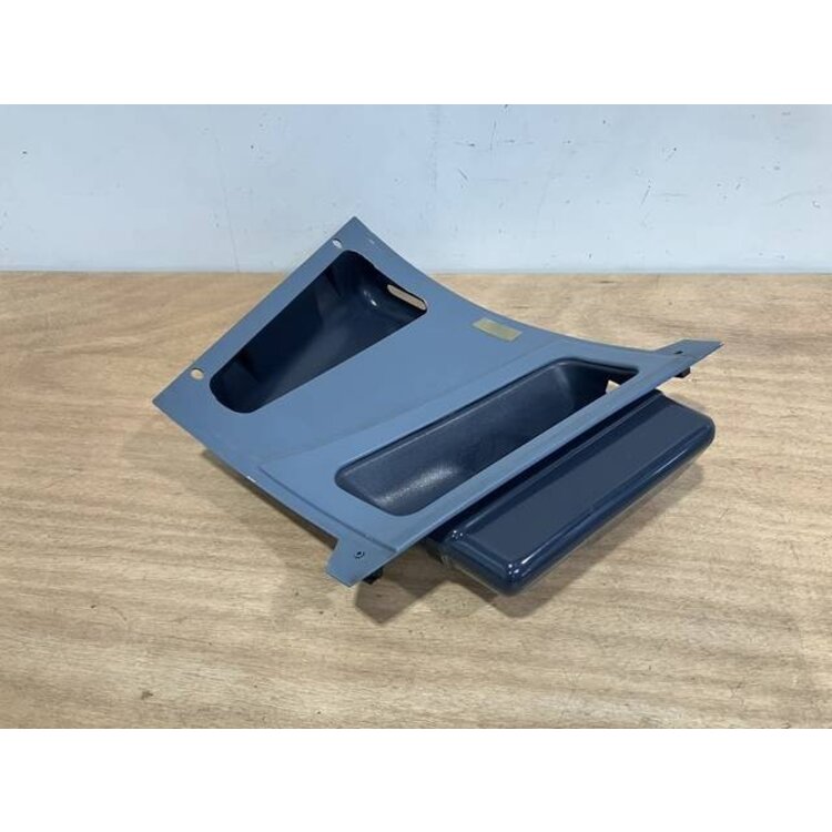 PANEL ASSY RH ESCAPE ROPE PANEL P/N: D2511229700100 S/N: SI011041