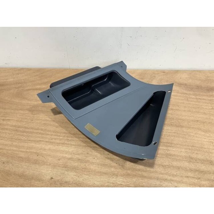 PANEL ASSY RH ESCAPE ROPE PANEL P/N: D2511229700100 S/N: SI011041