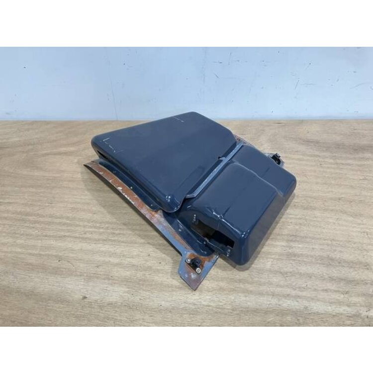 PANEL ASSY RH ESCAPE ROPE PANEL P/N: D2511229700100 S/N: SI011041