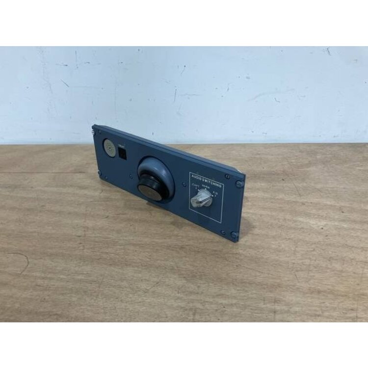 48VU AUDIO SWITCHING PANEL P/N: D9251501600000 S/N: PB10133