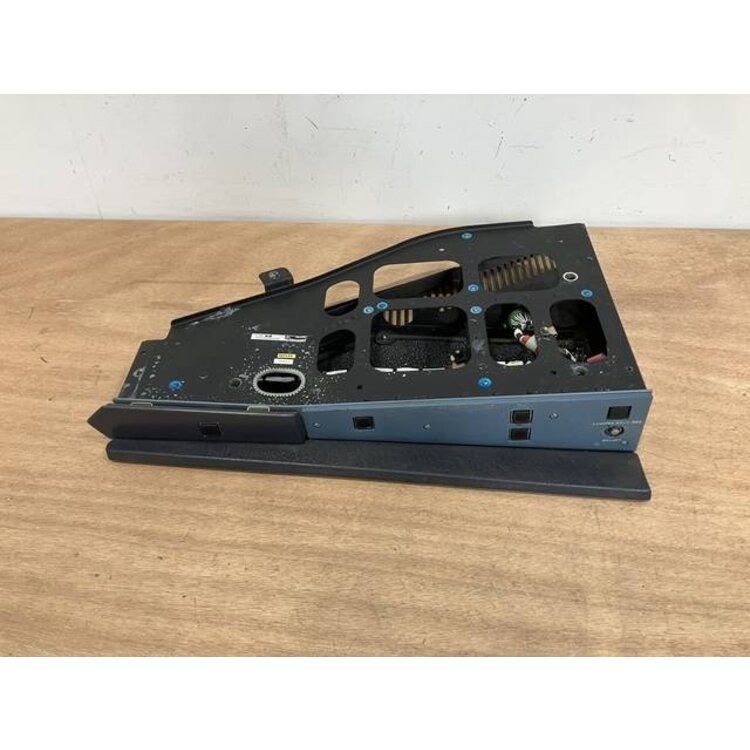 130VU GLARESHIELD PANEL P/N: D9251505100000 S/N: PB10133