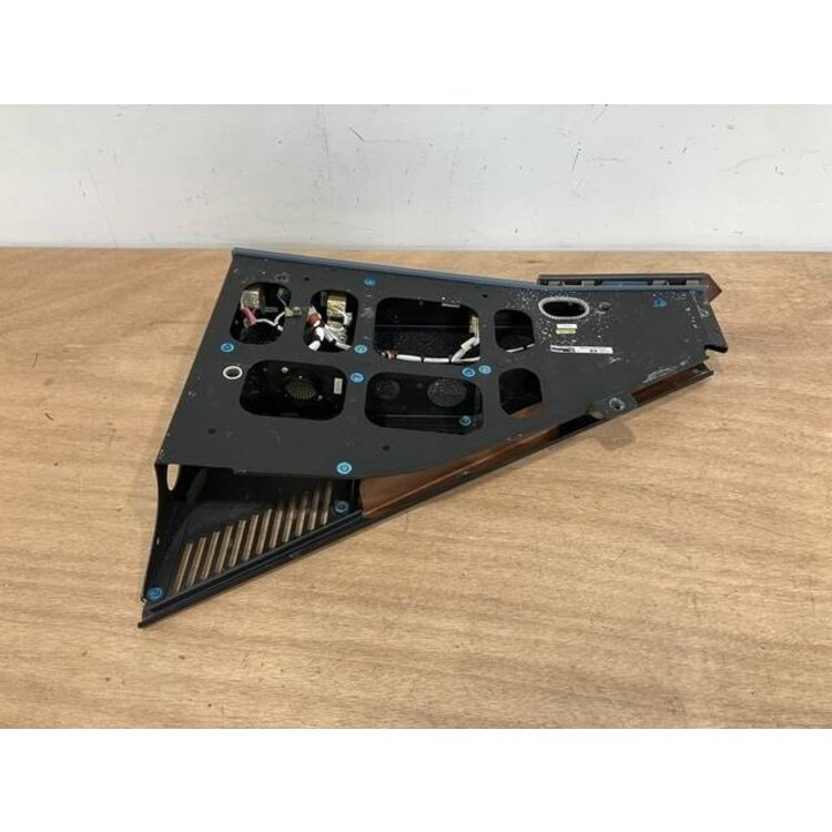 130VU GLARESHIELD PANEL P/N: D9251505100000 S/N: PB10133