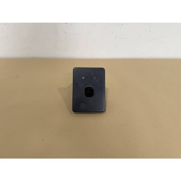 BRACKET ASSY COMPASS P/N: D2511007300500 S/N: SI070043