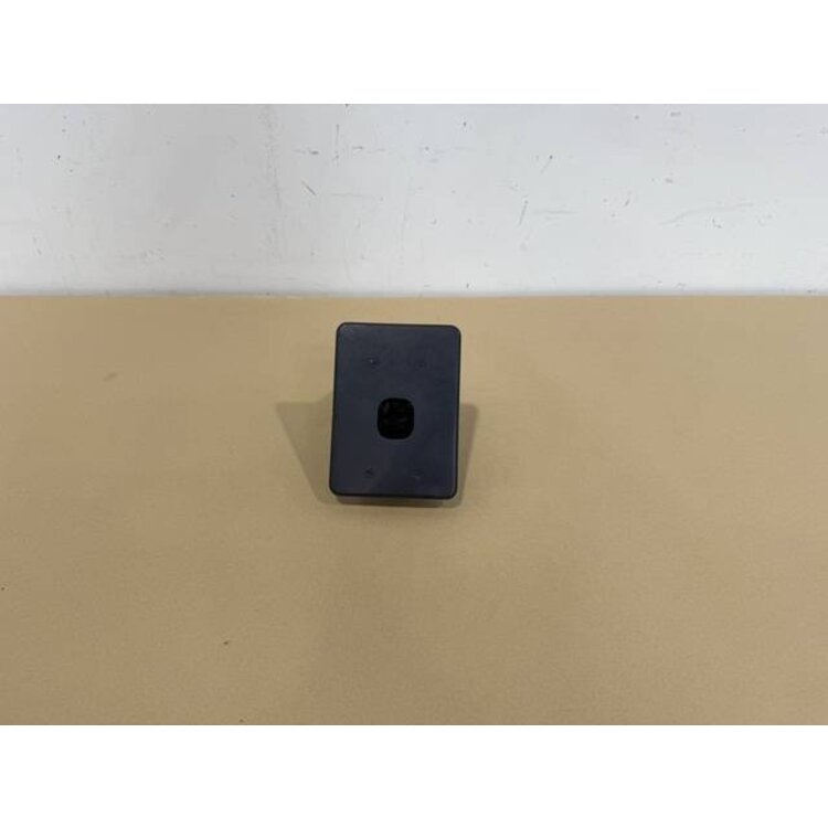 BRACKET ASSY COMPASS P/N: D2511007300500 S/N: SI070044