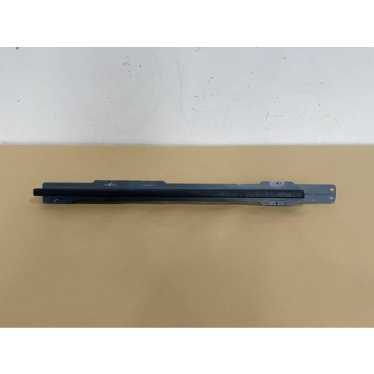 CROSS BEAM FOAM P/N: D2511395600000 S/N: SI083054