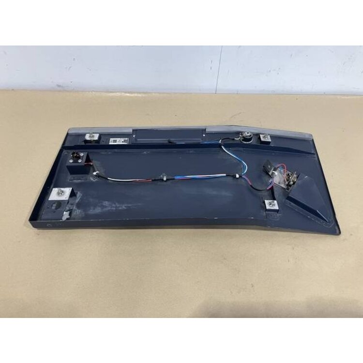 FLOOD LIGHT UNIT CAPTAIN P/N: 2LA005541-10 S/N: 1035