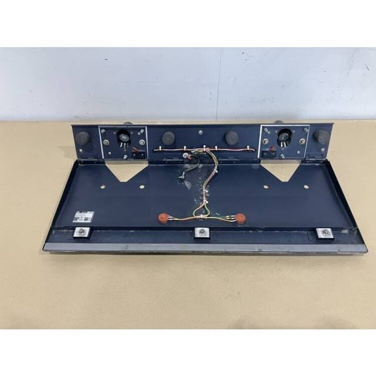 FLOOD LIGHT UNIT CENTER P/N: 2LA005542-50 S/N: 343