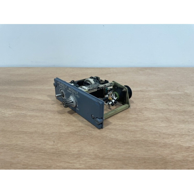 111VU FLOOD LIGHT PANEL P/N: D9251504600000 S/N: PB10249