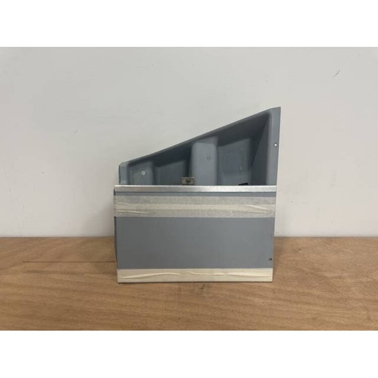 AFT STOWAGE PANEL LH P/N: 232A1602-4 S/N: SI24117006