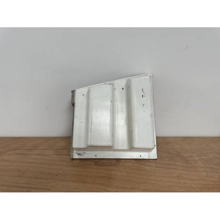 AFT STOWAGE PANEL RH P/N: 232A1602-3 S/N: SI2423005