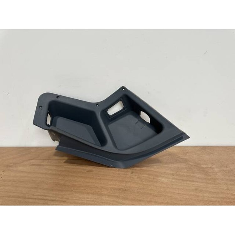 EYEBROW PANEL LH P/N: 232A1420-19 S/N: SI24106001