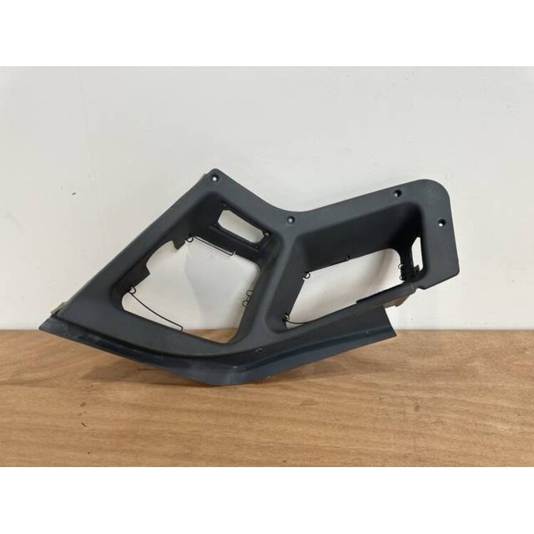 EYEBROW PANEL RH P/N: 232A1420-22 S/N: SI24110001