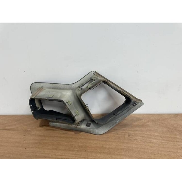 EYEBROW PANEL RH P/N: 232A1420-22 S/N: SI24110001