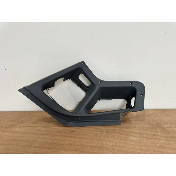 EYEBROW PANEL RH P/N: 232A1420-22 S/N: SI24110002