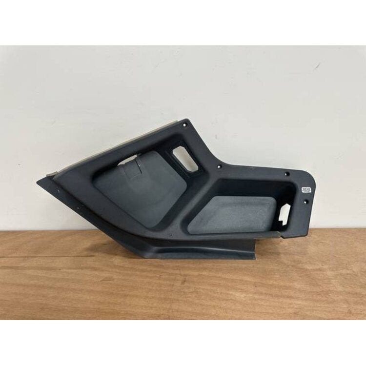 EYEBROW PANEL RH P/N: 232A1420-22 S/N: SI24110004