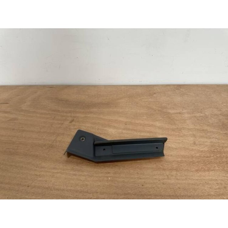 FWD OVERHEAD LINER RH P/N: 232A1531-14 S/N: SI24112001