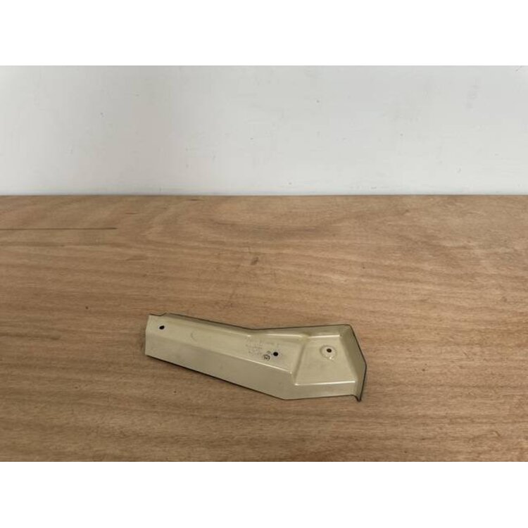 FWD OVERHEAD LINER RH P/N: 232A1531-14 S/N: SI24112004