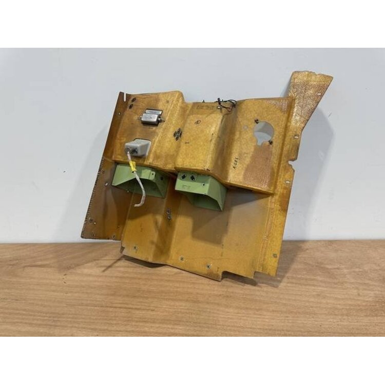 FWD PANEL RH P/N: 232A1601-18 S/N: SI2421005