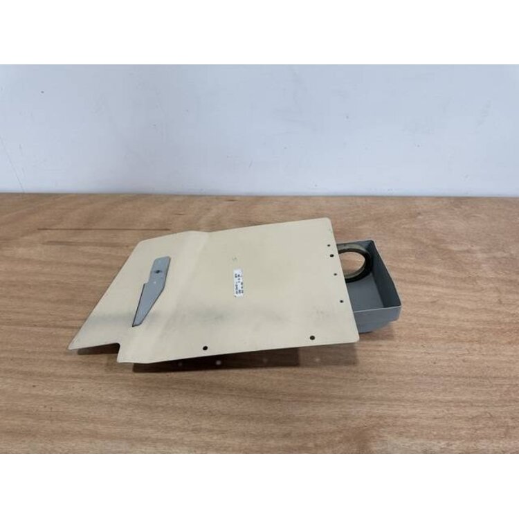 THROTTLE QUADRANT LOWER PANEL RH P/N: 232A1631-3 S/N: SI2433003