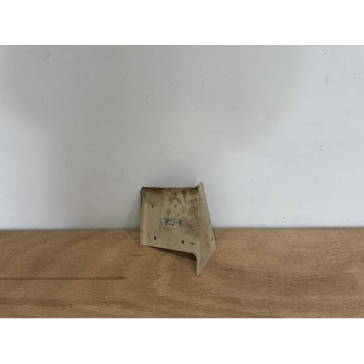 THROTTLE QUADRANT MIP COVER PANEL RH P/N: 232A1652-27 S/N: SI2435002